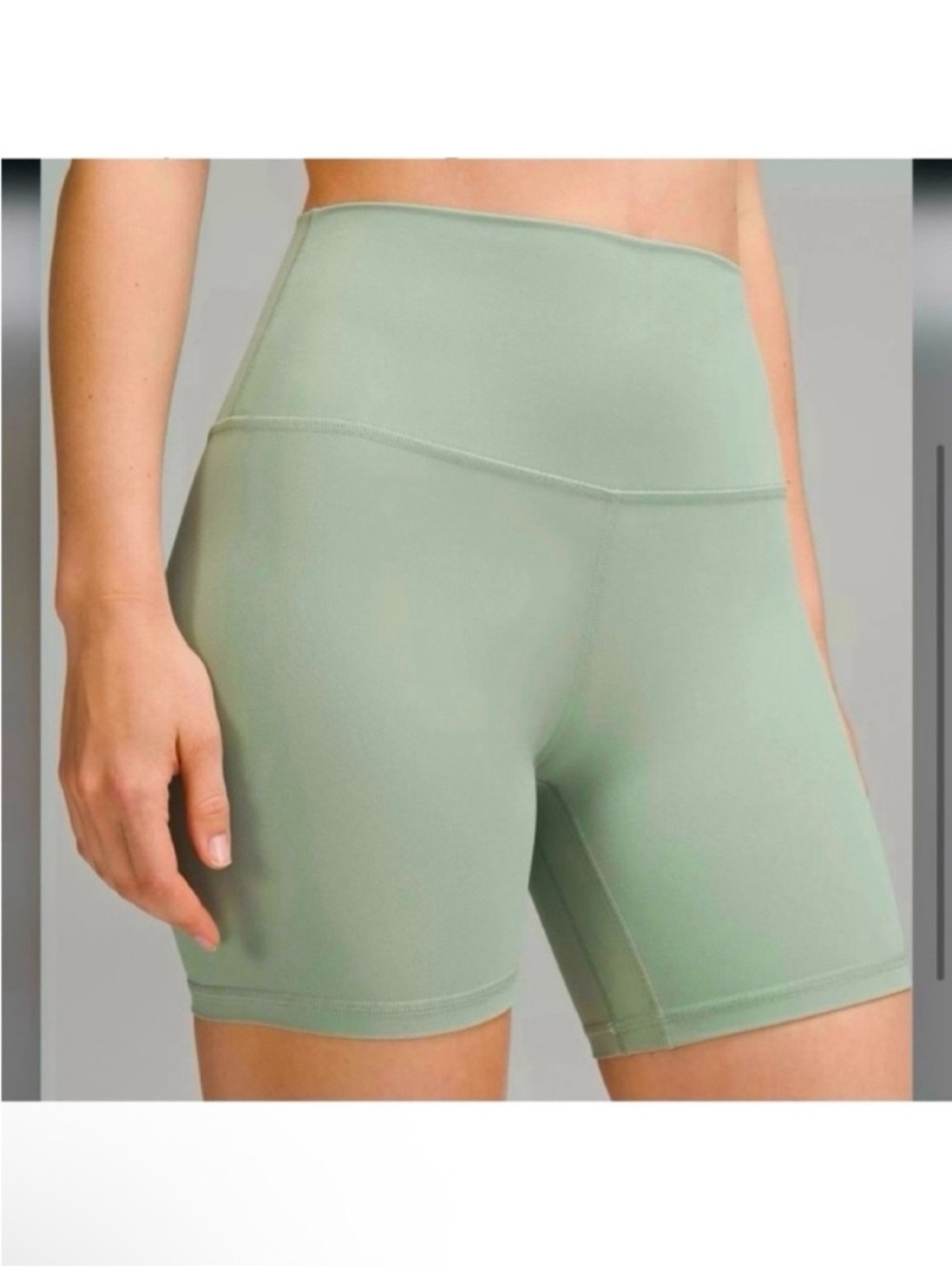 🆕- Lululemon Align High-Rise Short 6"
Color-Palm Court. Size: 4